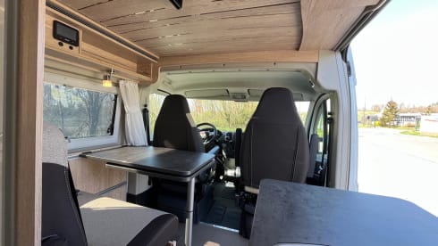 Possl Vario 2 win  – New Pössl camper automatic luxury 2 to 4 persons