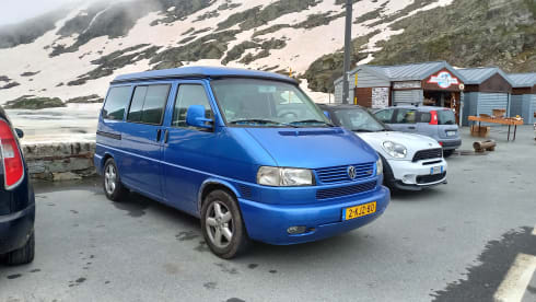 Smurf – 4p Volkswagen bus from 2001