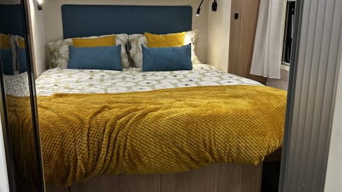 Eve – 2025, luxury 5 berth motorhome 