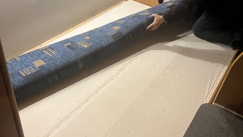 Super-camper – 2-person Mercedes-Benz bus from 2001