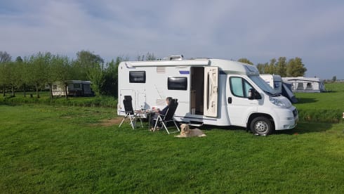 3p complete semi-integrated camper