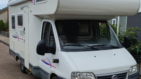 Geraldine Camper – 4p Fiat alcove from 2003