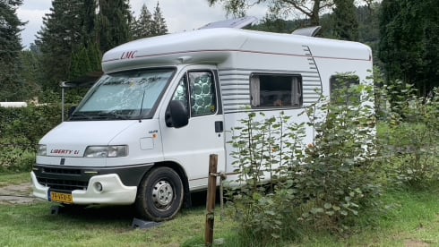 3 people LMC semi-integrated from 2001 for a wonderful holiday