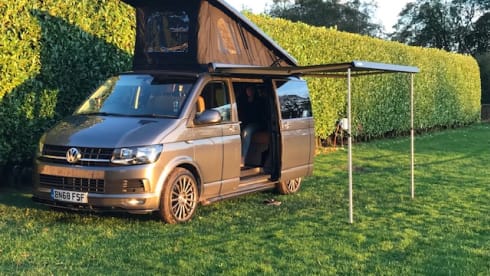 Gray – VW T6 Campervan - 4 Berth