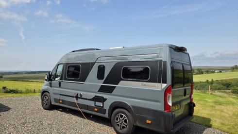 Rambling Retreat – Adria Mobil-Bus mit 2 Schlafplätzen ab 2024