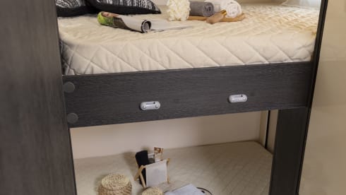 Luca – Luca – Motorhome – Sleeps 6 – Travels 6