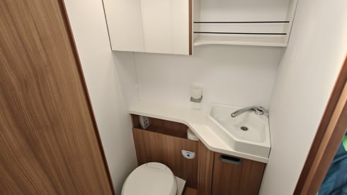 ColumBus – Luxurious Adria Family Camper for 5 people with bicycle rack