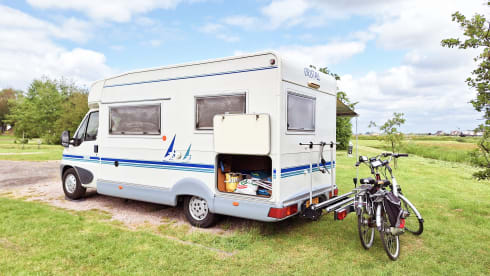 Crystall – Beautiful, neat 2-person camper