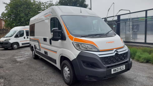 MW21 – 2 Berth Campervan/Motorhome - Fully equipped for your next Adventure