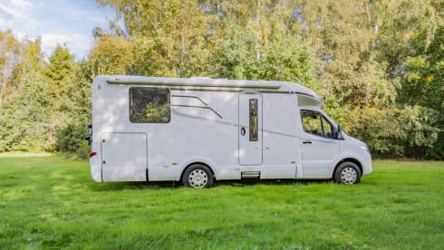 4p Hymer semi-integrated from 2022