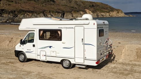 Kernow Explorer – Family motorhome for 4 in the heart of Cornwall