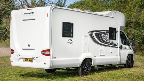 Big Bertha – 4 berth Swift alcove 