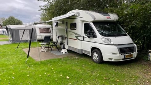 Thuismobiel – 4p Adria Mobil integrated uit 2010
