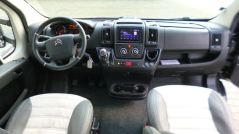 Billy – Hymer Carado with length beds, very suitable for tall people