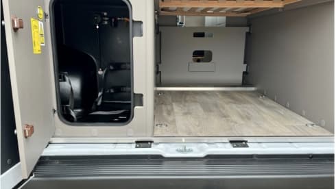 Kinderdijk – euro 6 off grid 6 m bus camper with many extras