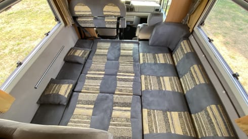 4 person Volkswagen Karmann Missouri alcove from 2005