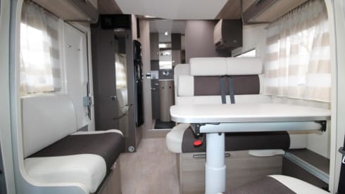 4p Challenger semi-integrated with queen bed