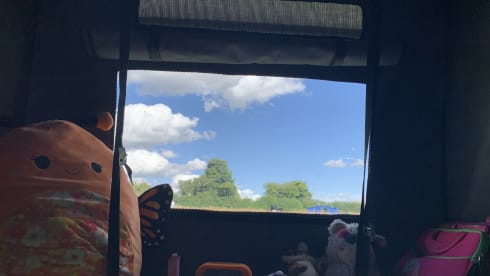 Hercules  – Gloucestershire, 4 berth VW campervan 2015 (TV, microwave & awning)