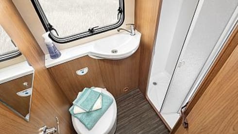 New Roomy 4 berth Tribute 615 (Blackburn)