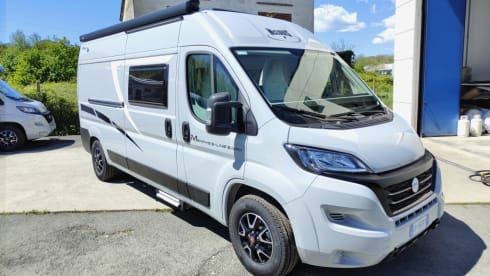 Menfys (2) veranda – Menfys VAN 3 MAXI S-Line (2) with veranda and photovoltaic