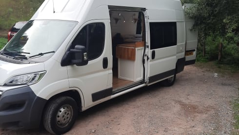 The Camper Salon – 2 1/2 berth Citroën camper van