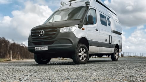 Miss Daisy (Dog Friendly) Discount available on bookings two weeks or more.  – 4 berth Mercedes-Benz campervan (SALE ON)
