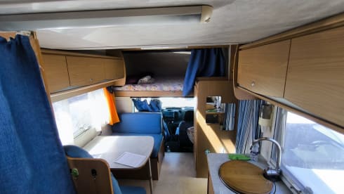 Mycamper – 6-seater attic camper with air conditioning