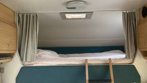 Nice 6 person Knaus Sun Traveler family camper