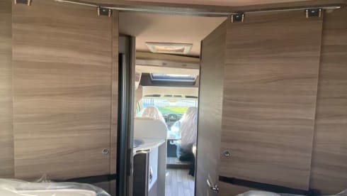 Louis – 4p McLouis 473G semi-integrated from 2024 Ford automatic 170 hp