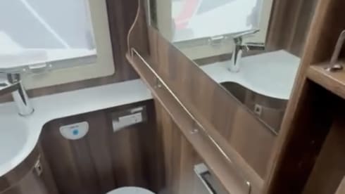Home On Wheels  – 5 berth Fiat alcove from 2020