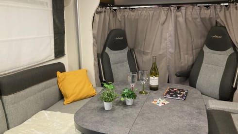 Droom op wielen! – Luxury family camper with very large living space