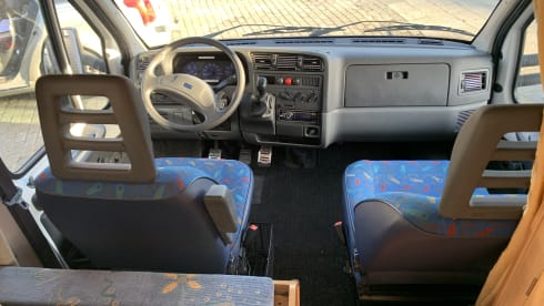 209 Eura Mobiel Ureterp – 6p Eura Mobil alcove from 2000