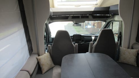 Challenger premium with central and bunk bed