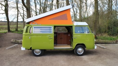 Westfalia – Wonderful Classic Camper Rent! Oldtimer VW minibus hire - T2 Westfalia