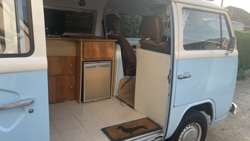 Betsy –  Classic VW Bay campervan Betsy 