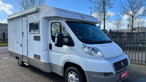 Bürstner camper for 2 people