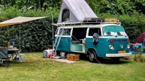 Comigo – Vintage Volkswagen Vacation Bus