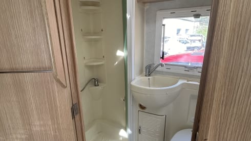 CAMPER MANSARDATO IDEALE PER FAMIGLIE