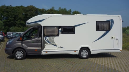 Chausson Welcome 728EB – Embark on an adventure with our Chausson Welcome 728 EB! 🚐✨