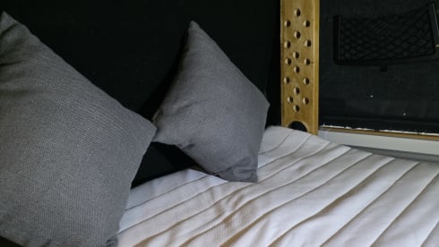 Samuel – Ford-Bus mit 3 Schlafplätzen aus dem Jahr 2013