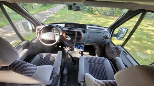 Nuggy – Ford Nugget 5 persoons,  Stoere kampeerbus voor de ultieme roadtrip!