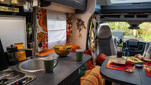 Start in de Ardennen – Luxury 2 person Chausson from 2021 with classic Vanguard rv wrapping.