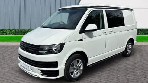 Haribo – 4 berth Volkswagen campervan from 2016