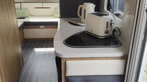 6 Berth, Ford Autoroller 746, Automatic Luxury