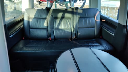 Volkswagen Multivan Camper 4 Person