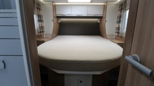 Luxury 4-person Adria Automatic