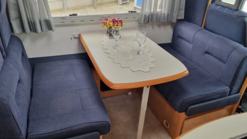 ZU VERMIETEN Halbintegrierter Camper Chausson 4 / 6 Pers für Ihren Top-Urlaub