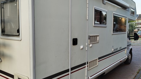 De Camper – Fijne Ruime Fiat Bavaria 7p met XL luik