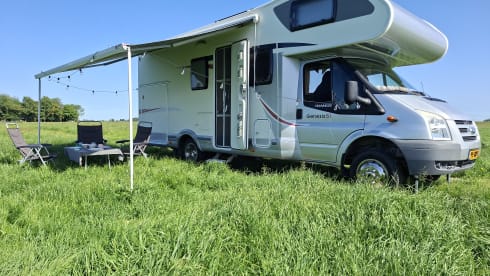 Garage XXL adapté aux enfants, contenu inclus