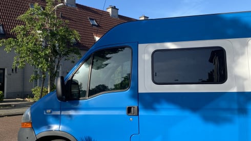 R2D2 – Renault Master L2H2 for 2 persons